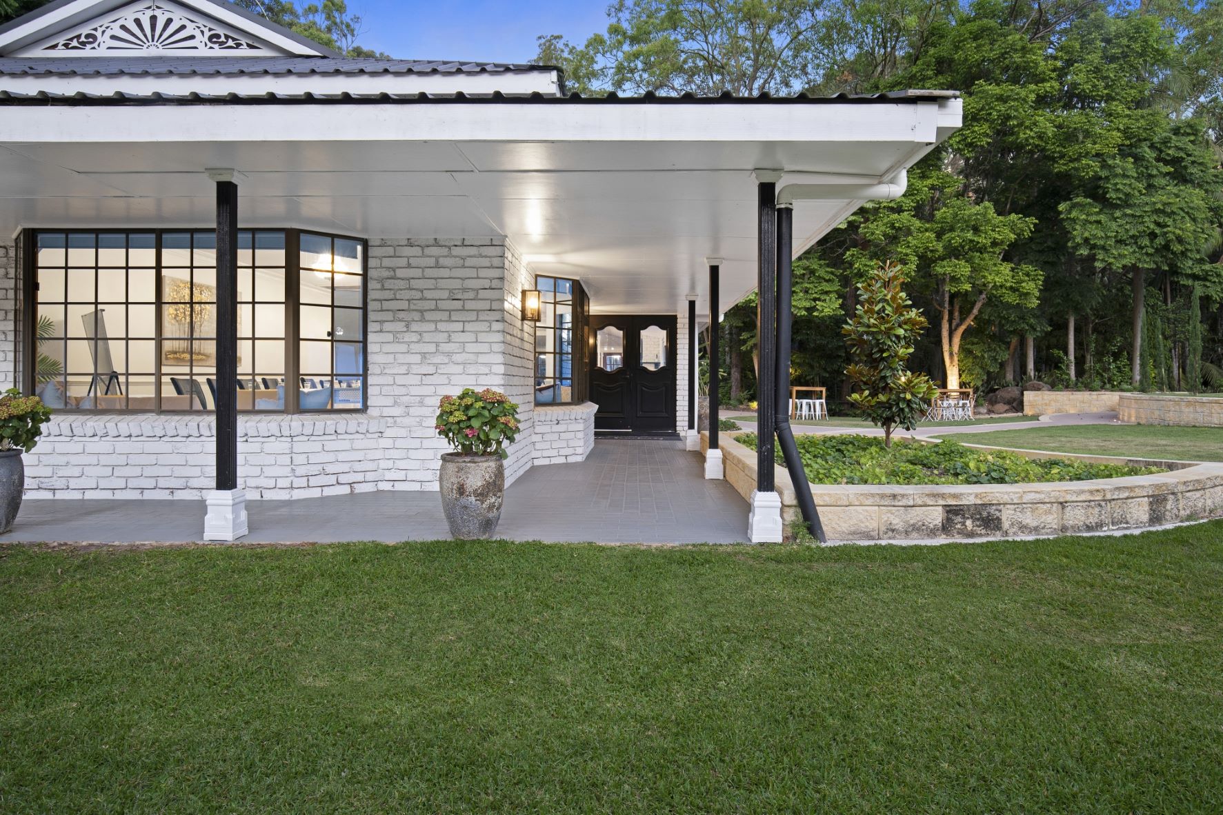 Banner background image (decoration only)