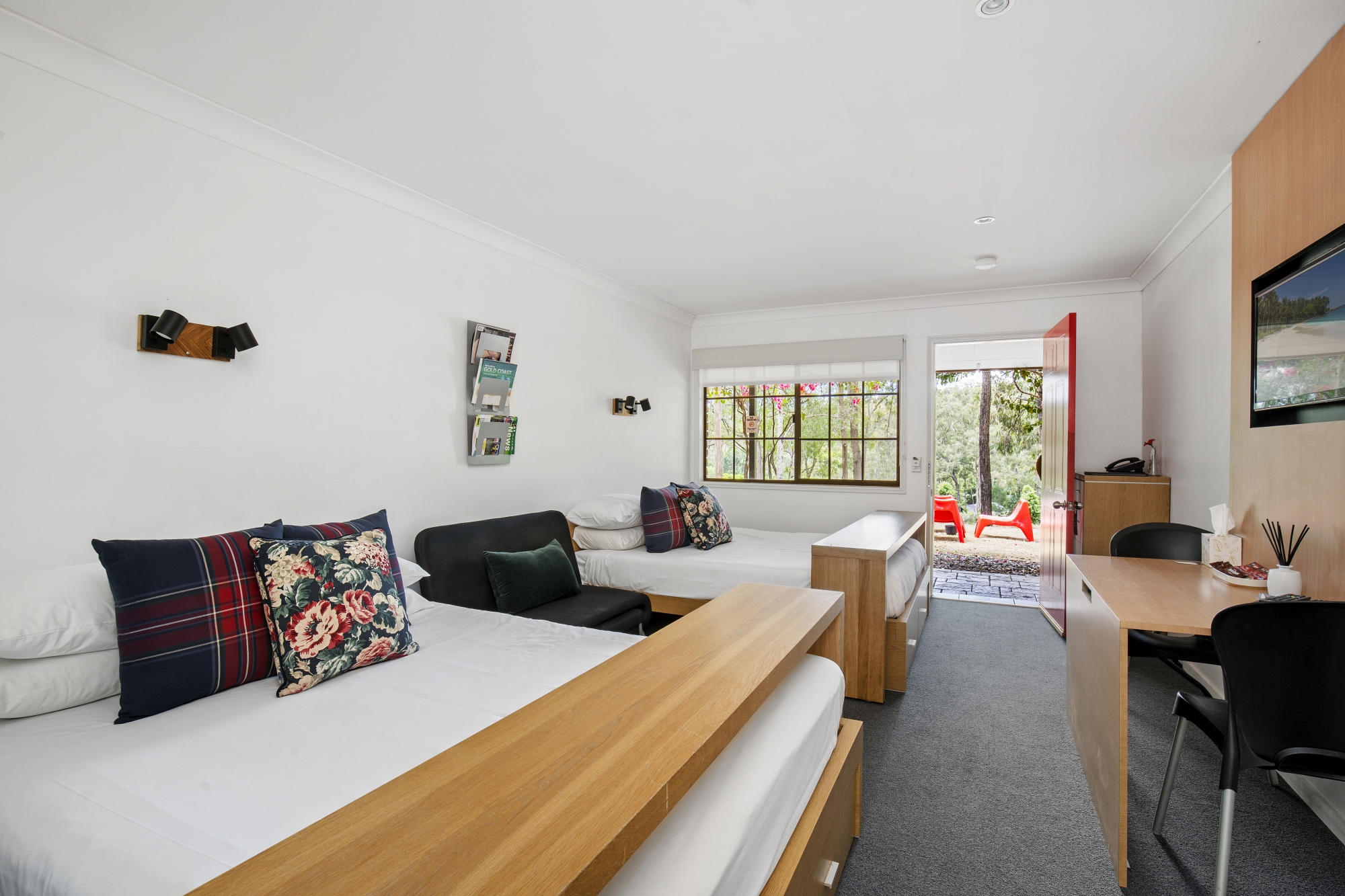 Banner background image (decoration only)