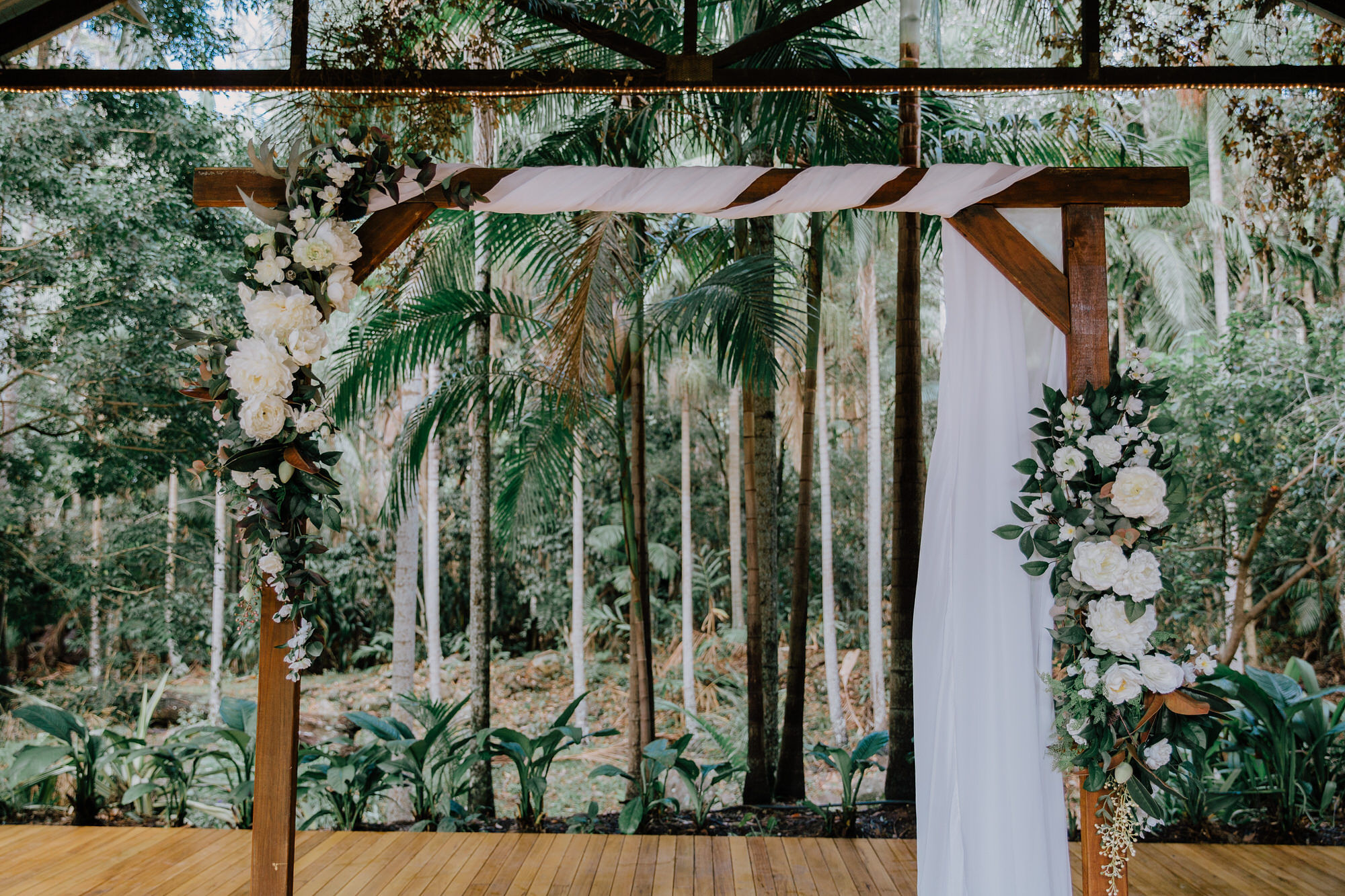 Banner background image (decoration only)