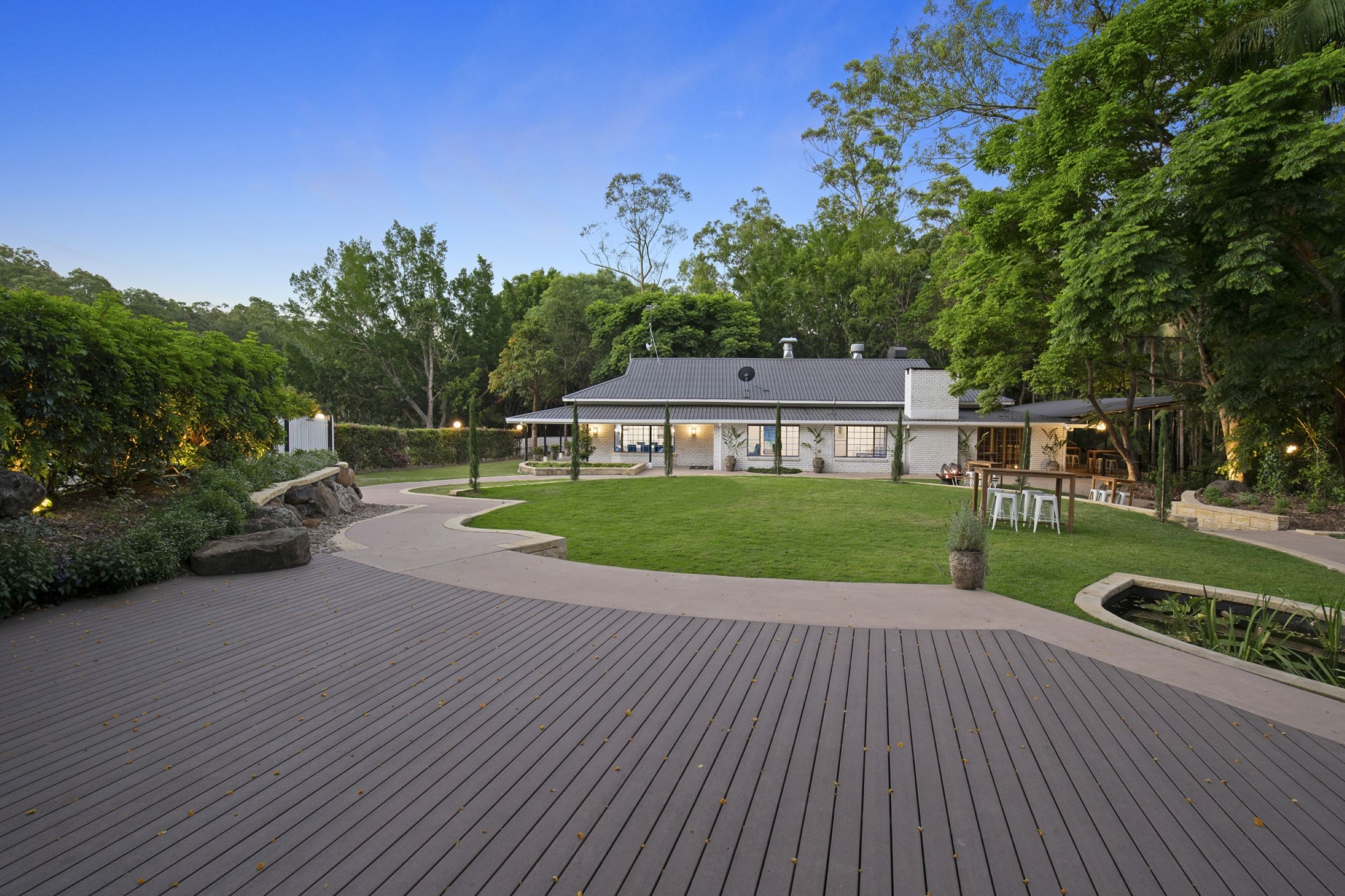 Banner background image (decoration only)